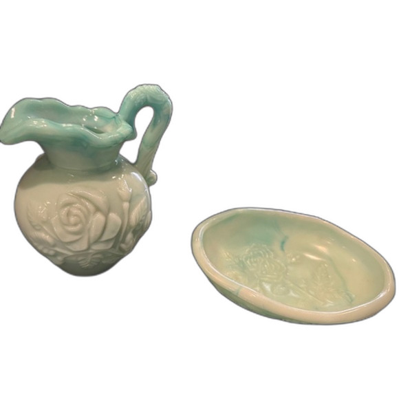 AVON Milk Glass Victorian Rose Pattern Pitcher & Soap‎ Dish - Picture 6 of 14